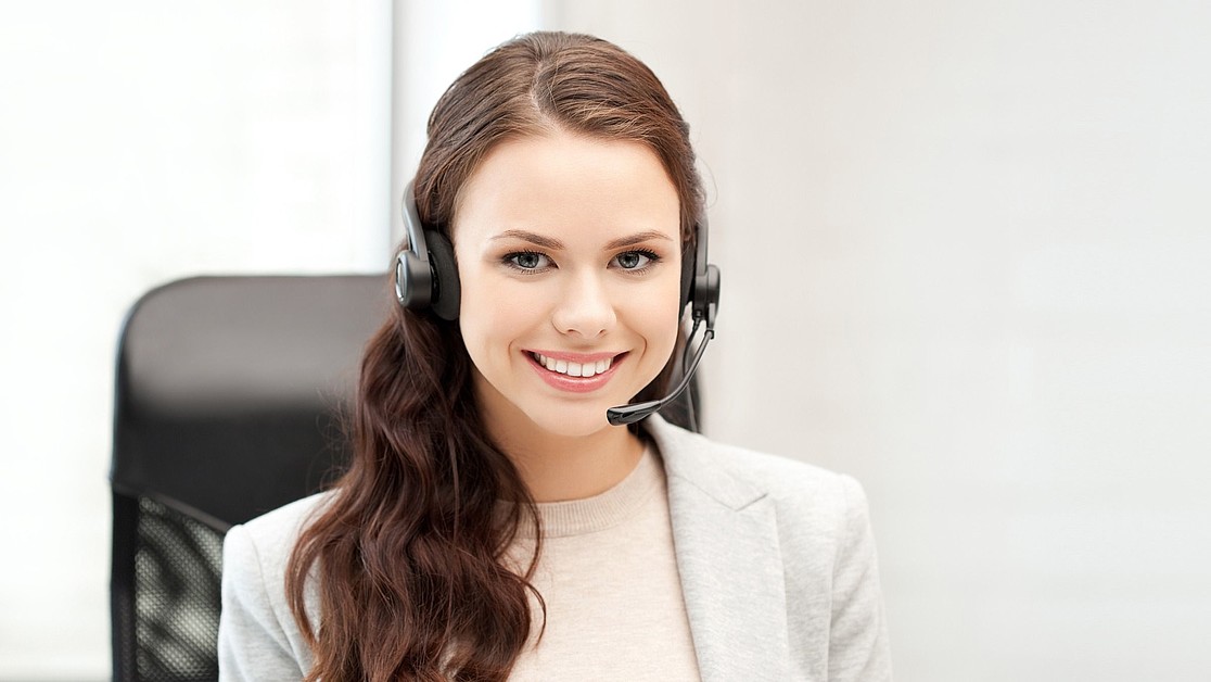 csm_contact-woman-call-center-m-52810_63dc8c4376